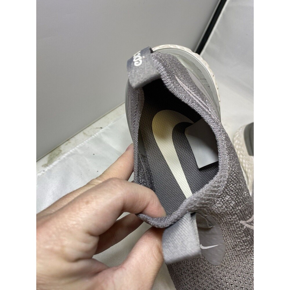 Nike Womens Phantom React Flyknit Running Shoe Size 8 Gray Knit Sneaker Train - Picture 7 of 8